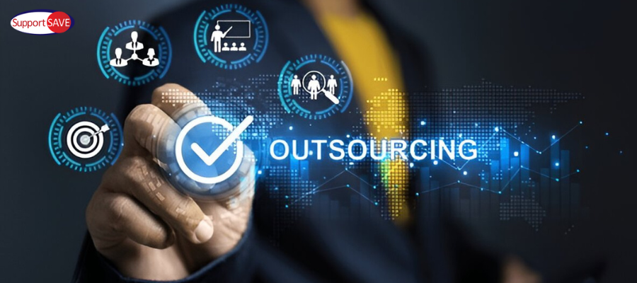 Why Startups Should Outsource IT in 2025